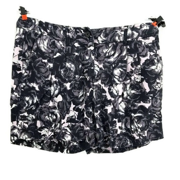 H & M Womens Shorts Floral Pleated Front Cuff Soft Feel Tencel® Fabric Size 4 - Picture 7 of 7